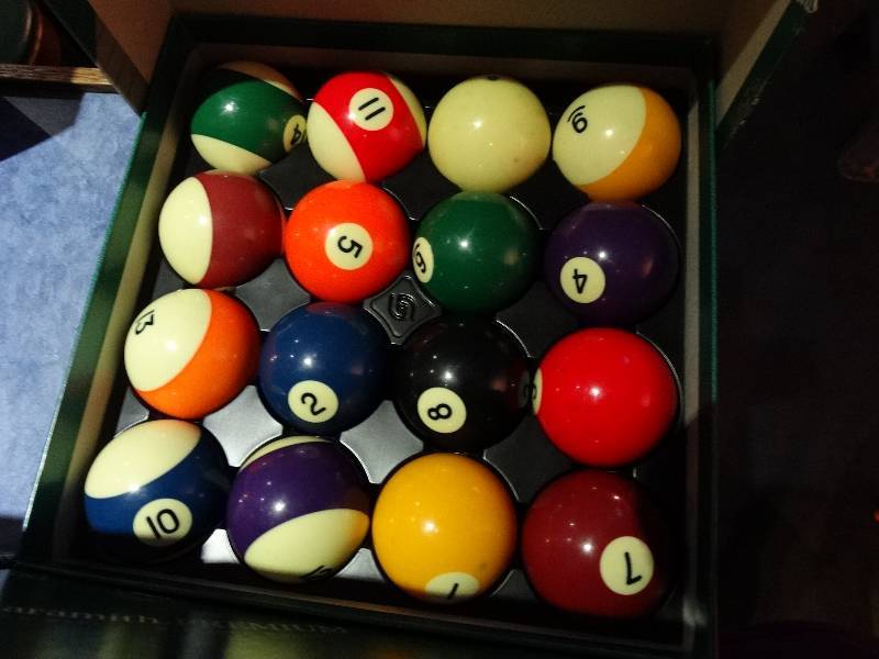 lot 665 image: Set of pool balls.