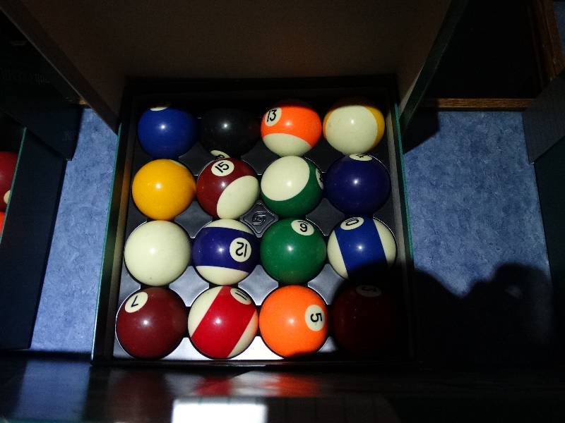 lot 667 image: Set of pool balls.