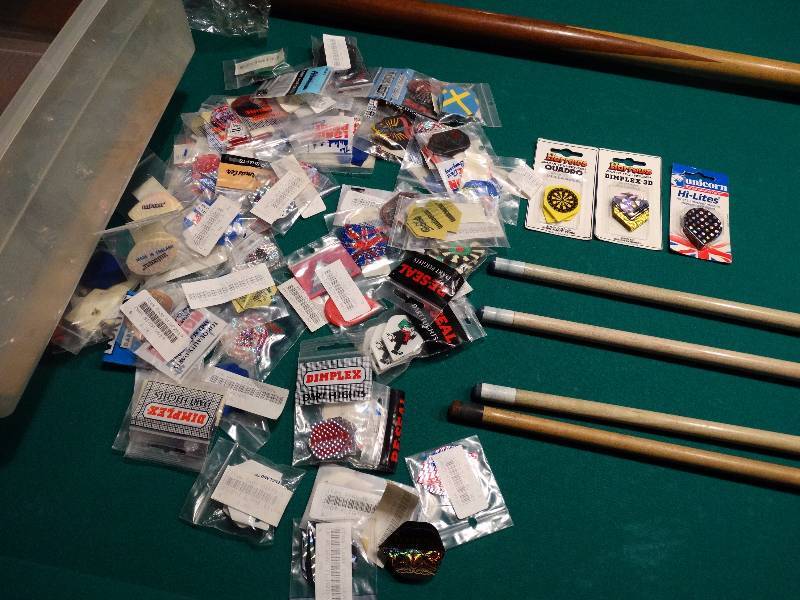 lot 699 image: Large lot of New dart flights.