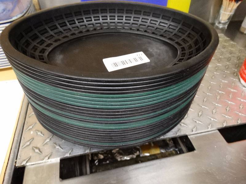 lot 727 image: 24 large oval plastic sandwichentree baskets.