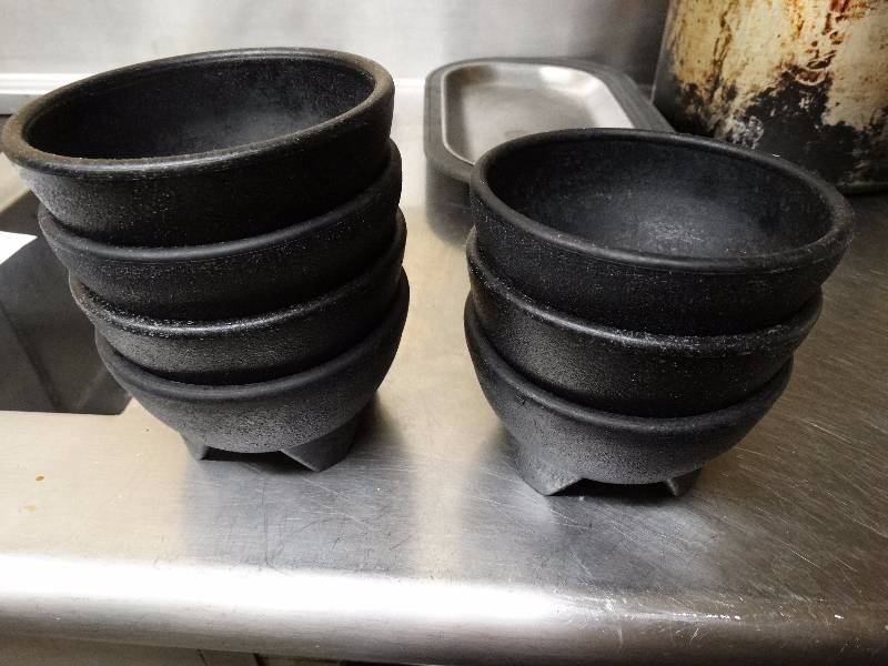 lot 740 image: 7 Salsa bowls.