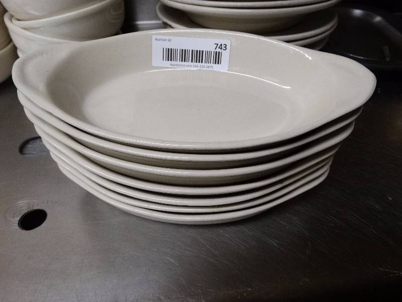 lot 743 image: 7 oblong ceramic pasta dishes.