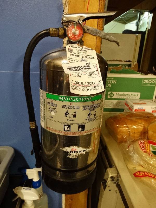 lot 762 image: Kitchen fire extinguisher.
