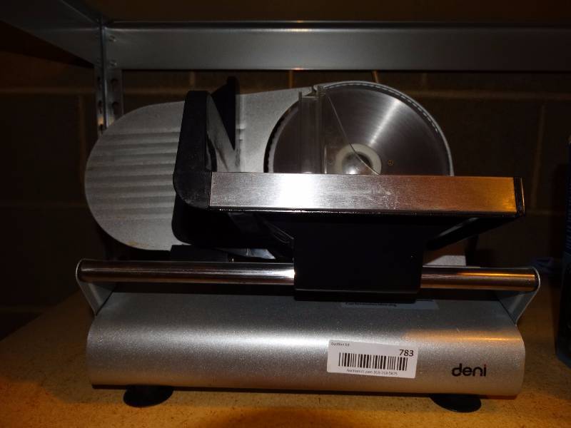 lot 783 image: Deni food slicer.