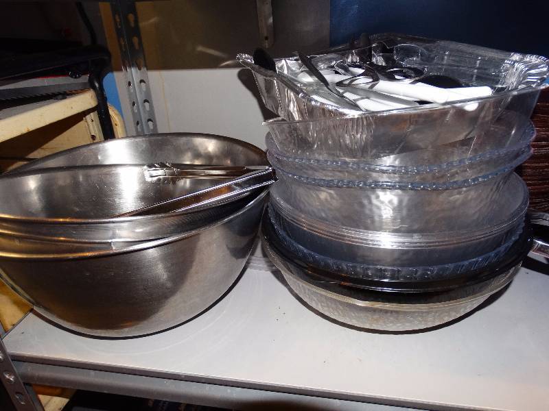 lot 823 image: Metal & plastic bowls & utensils.