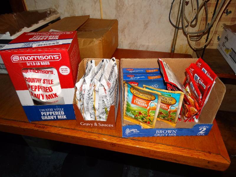 lot 827 image: Seasoning packets.