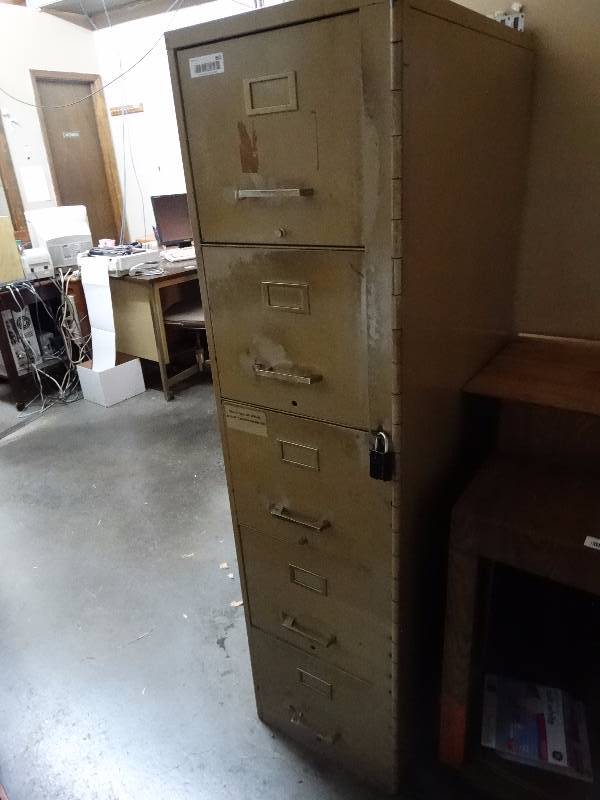 lot 832 image: 5 Drawer file cabinet.