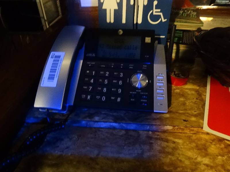 lot 852 image: 4 Phones.