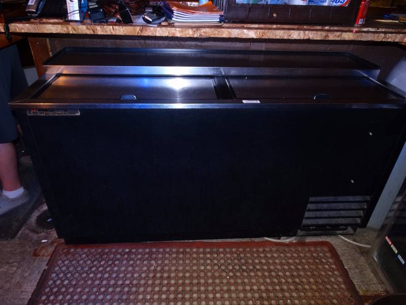lot 853 image: True 2 door bottle cooler.