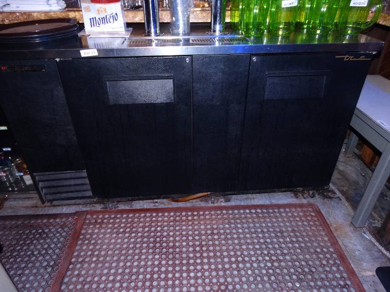 lot 854 image: True 4 tap keg cooler.