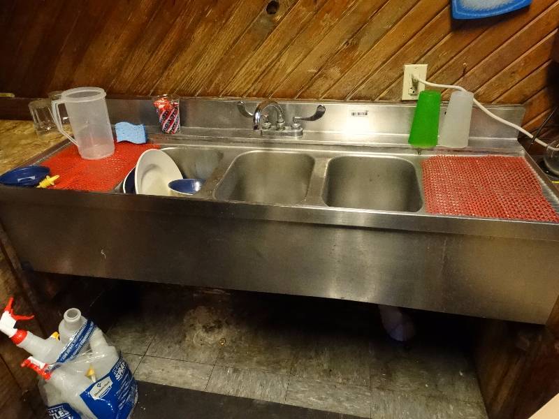 lot 866 image: Stainless steel 3 hole sink w faucet