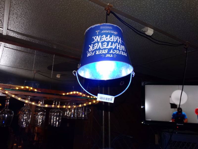 lot 870 image: 2 Buckets lights.