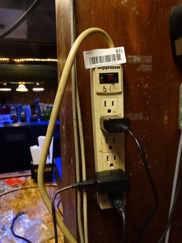 lot 871 image: 2 Power strips & 1 battery back up.