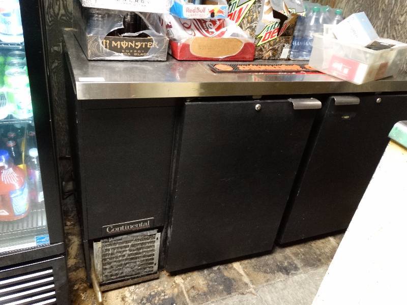 lot 877 image: Continental keg cooler.