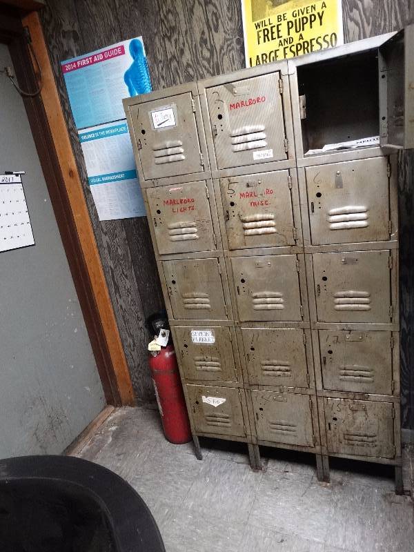 lot 882 image: Locker unit w15 drawers.