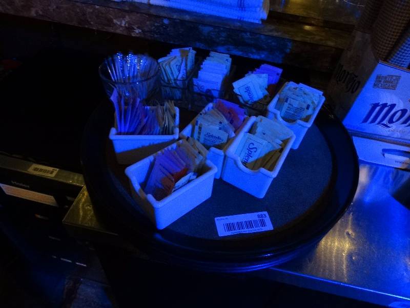 lot 883 image: 4 Trays & condiments.