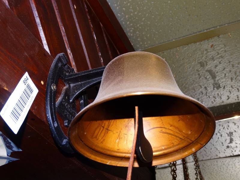 lot 894 image: Bar bell