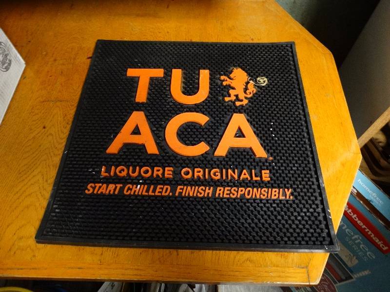 lot 919 image: Lg square Tuaca bar mat