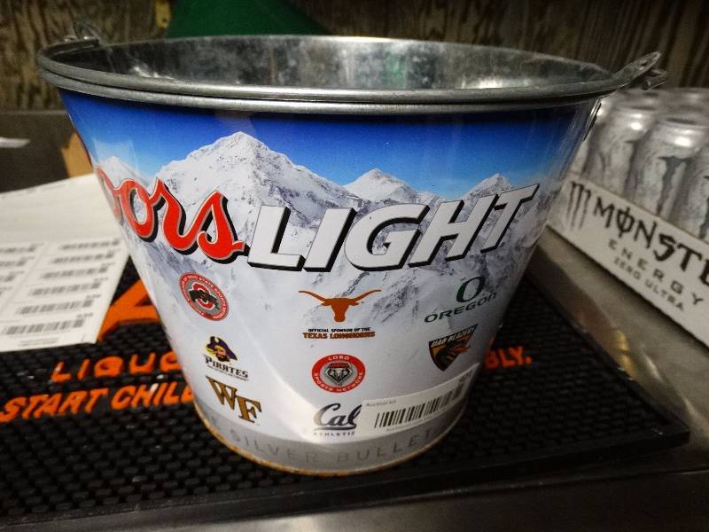 lot 921 image: Coors Light beer bucket
