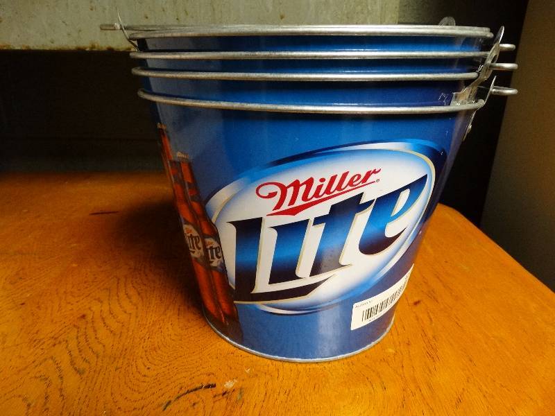 lot 922 image: 4 Miller Light beer buckets