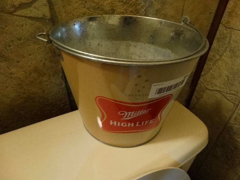 lot 933 image: Beer bucket & trash can