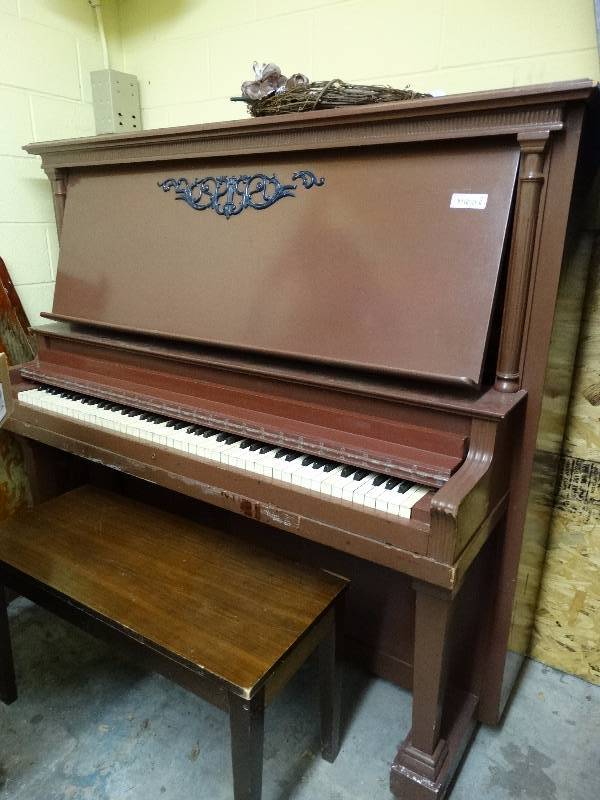 lot 939 image: Antique Rogers Bros upright piano w bench