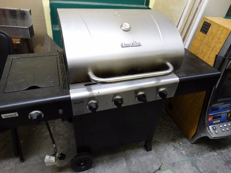 lot 949 image: Char-Broil Propane grill