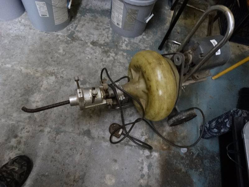 lot 956 image: Electric sewer snake