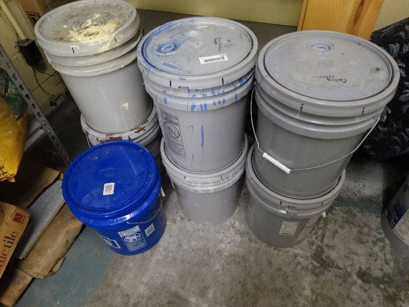 lot 959 image: Lot of various paint