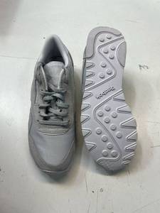 lot 61047 image: Reebok Womens Classic Nylon Sneakers, grey, size 7