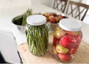 lot 62033 image: kitchentoolz 1 Gallon Glass Large Mason Jar Wide Mouth with Metal Airtight Lids 3 pack