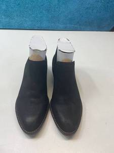 lot 62052 image: Lucky Brand Womens Fayth2 Boot size 9 12M