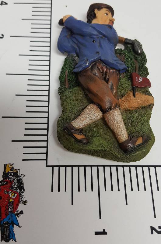 lot 6124 image: New 3 dimensional plastic fridge magnet of golfer following thru with the swing