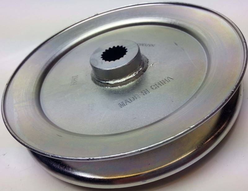 lot 6983 image: New zinc plated Tuff Torq riding mower transmission V belt pulley 587Q008 25810