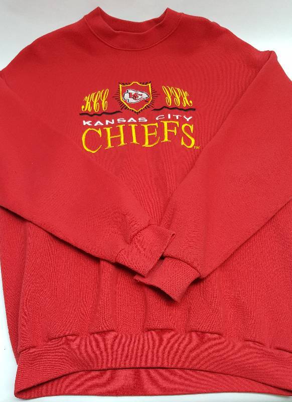 lot 6078 image: Logo 7 early Chiefs heavy weight sweatshirt large size adult in very nice and clean condition
