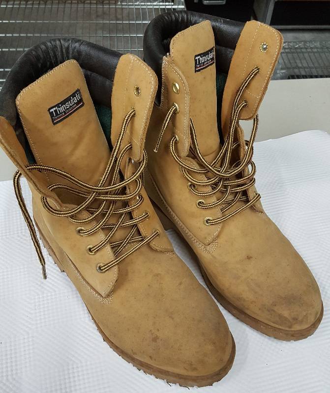 lot 6032 image: Very little use on these adult Size 10 Mr Goodwrench work boots Slight clean up and theyll look like new