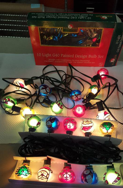 lot 5978 image: All new and 2 sets of 10 each beautiful Christmas tree lights for inside or out.