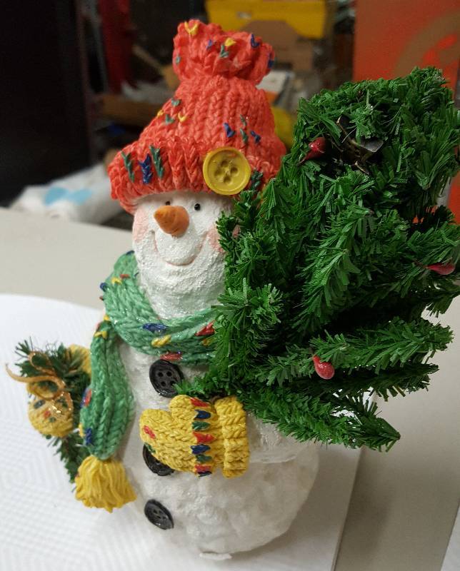 lot 5931 image: Snowman decoration.  Stands about 9 tall