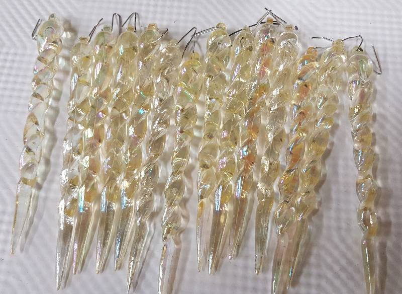 lot 5944 image: 14 Ice Sickle tree ornaments