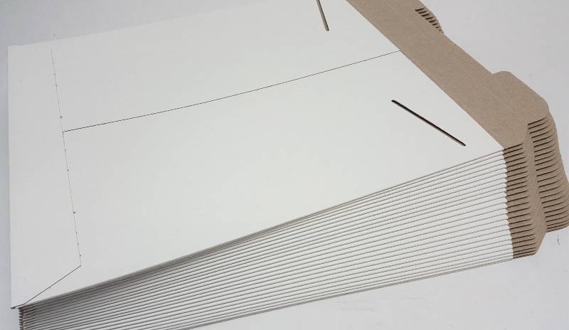 lot 6183 image: New 11 x 13-12 #3 SFW White Tab Lock Original Stayflats� pack of 25 HD mailer envelopes