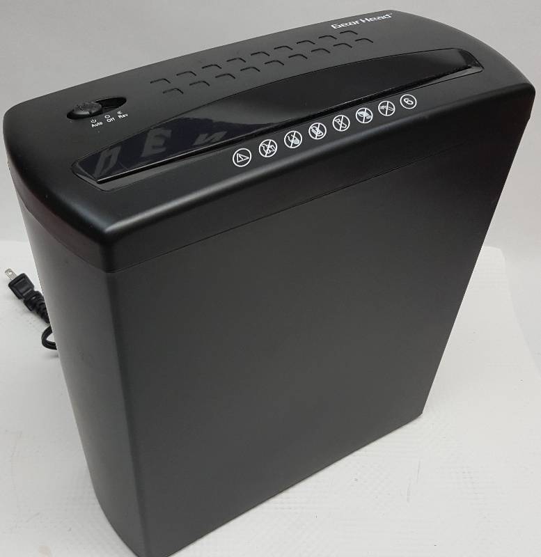 lot 6273 image: Slightly used Gear Head PS580SC 6 Sheet Strip-Cut Shredder for HomeOffice Shredder