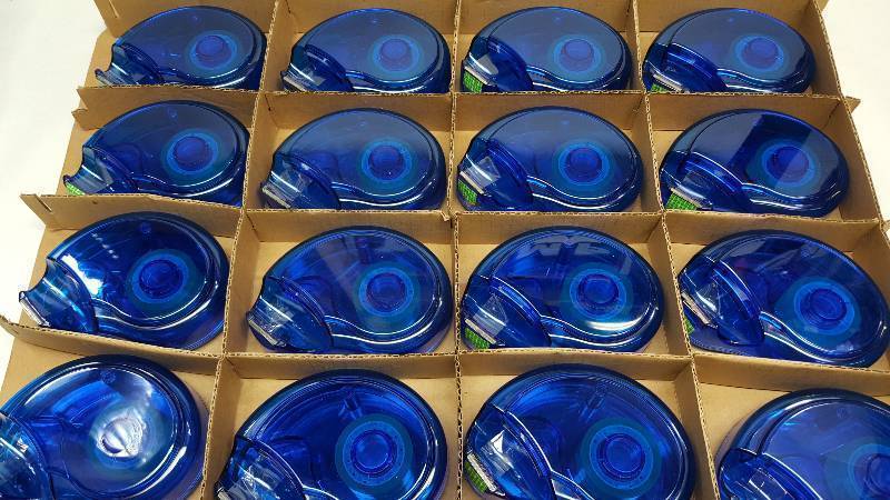 lot 7164 image: Full Tray of 20 individual cool lay flat Scotch cellophane tape dispensers up to 78 wide with tape