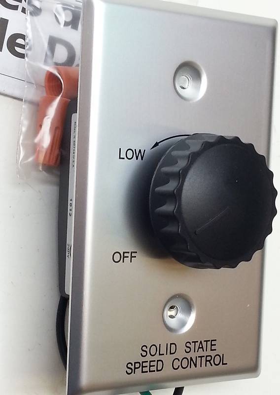 lot 7577 image: New in the box is this Dayton 1AGU5A hand rotary dial adjustable 120V 3A Speed Control switch complete