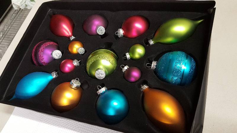 lot 5947 image: Colorful assorted size holiday ornaments