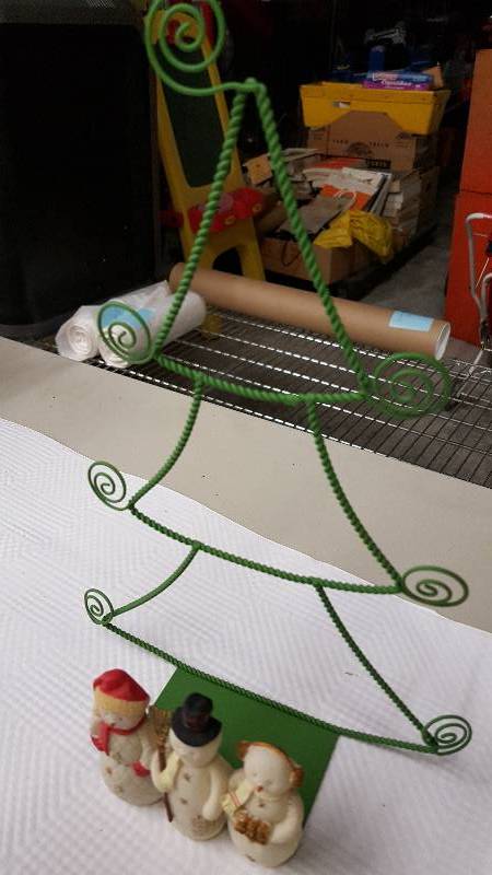 lot 5951 image: Hallmark snowman tree card holder