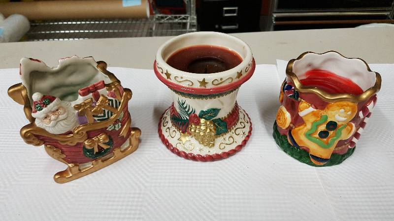 lot 5901 image: Three used scented Christmas candles. One is a Fitz & Floyd