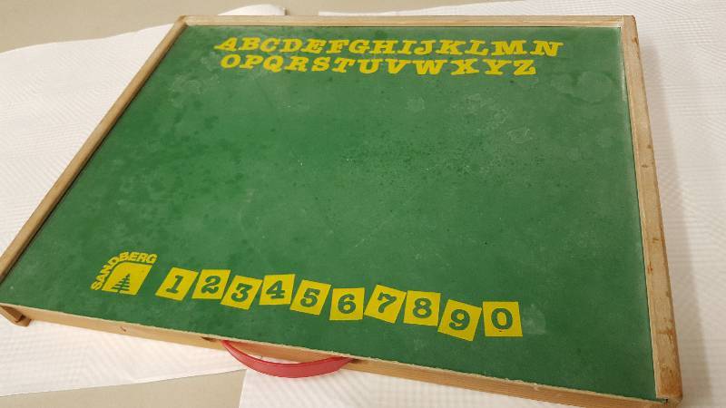 lot 5902 image: Chalk board storage box