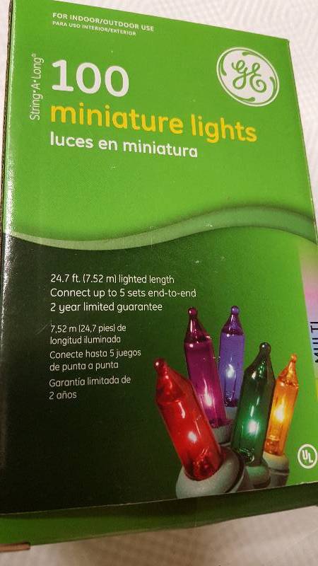 lot 5906 image: Brand New 100 strand multi color lights