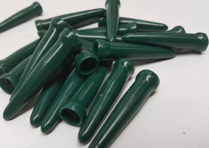 lot 6423GREEN image: 20 pack of automotive or hot rod vacuum caps or fitting plugs 1-58 long.
