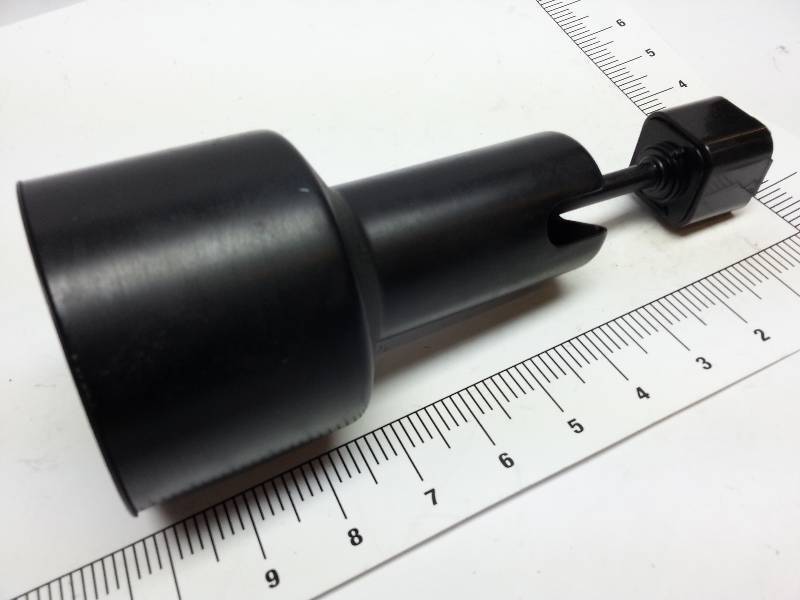 lot 8939 image: Single adjustable angle Capri Track Lighting round can shade and socket for the standard 110V light bulbs.